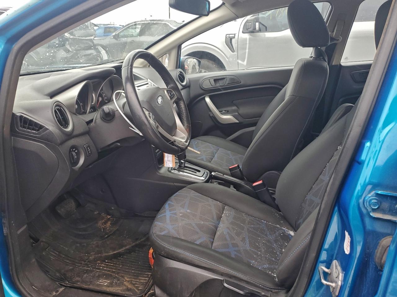 2012 FORD FIESTA SES photo 19