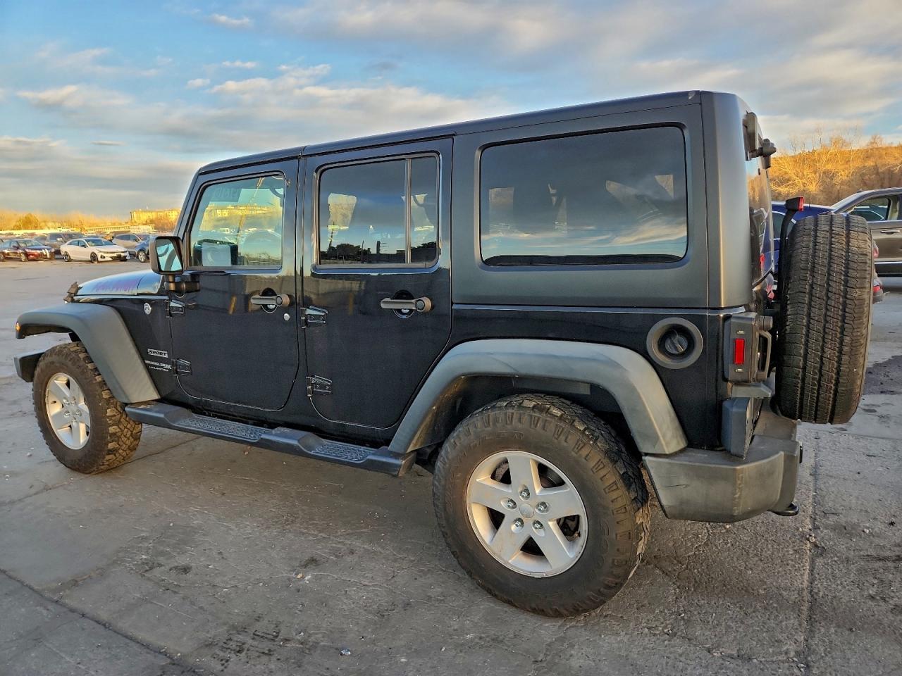 2018 JEEP WRANGLER UNLIMITED SPORT photo 2