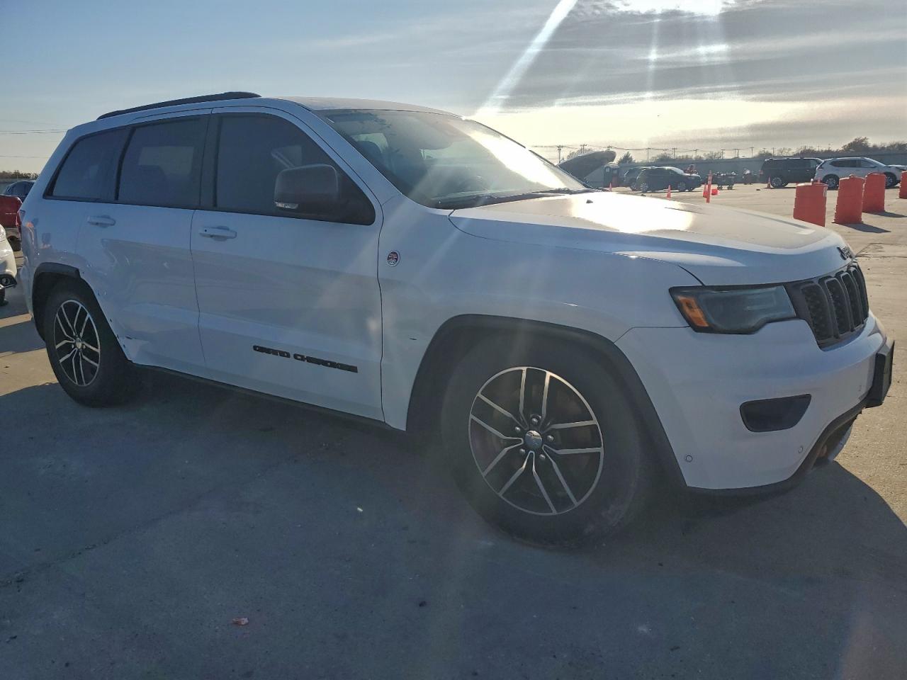2018 JEEP GRAND CHEROKEE TRAILHAWK photo 4