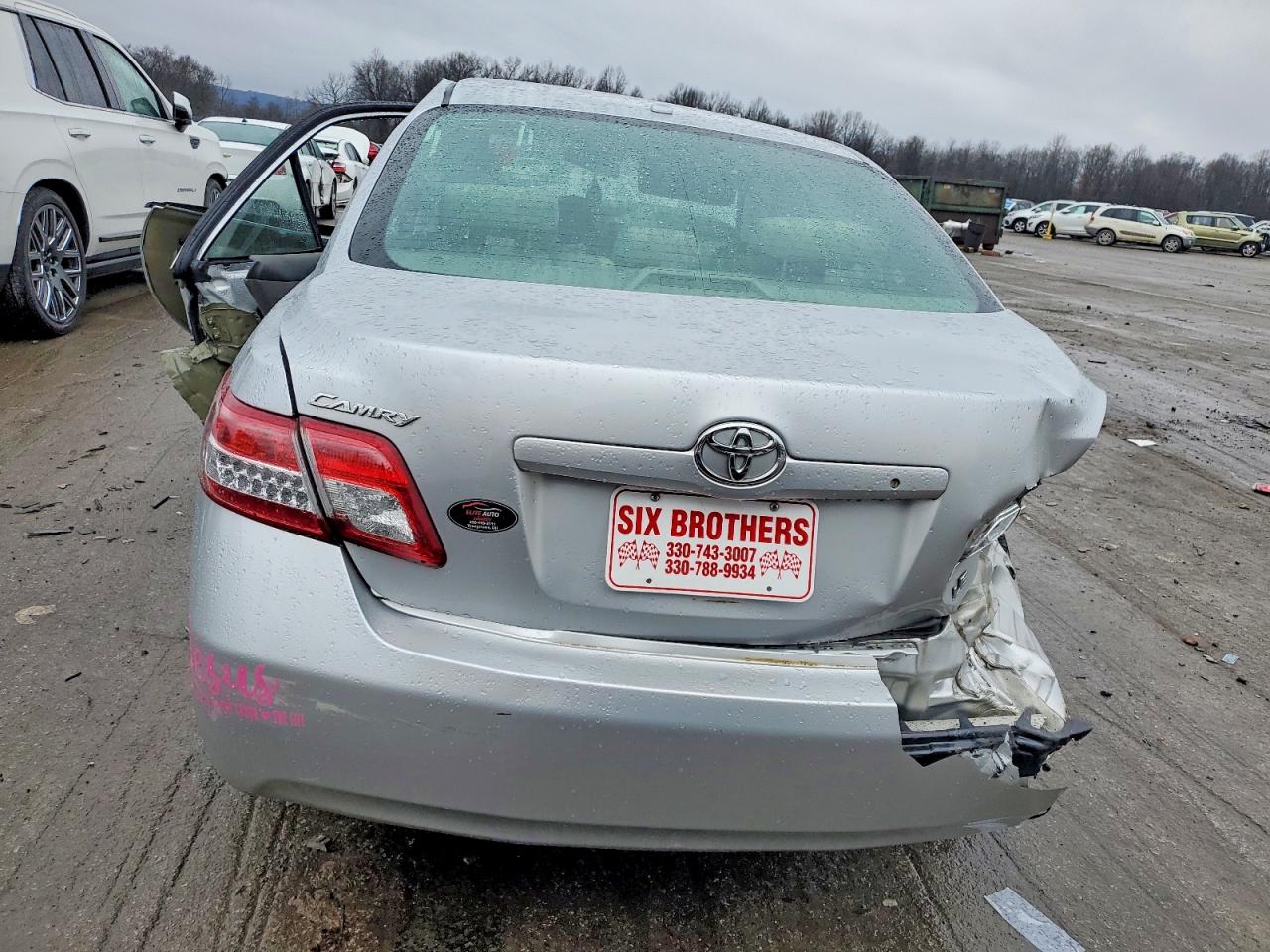 2010 TOYOTA CAMRY BASE photo 6