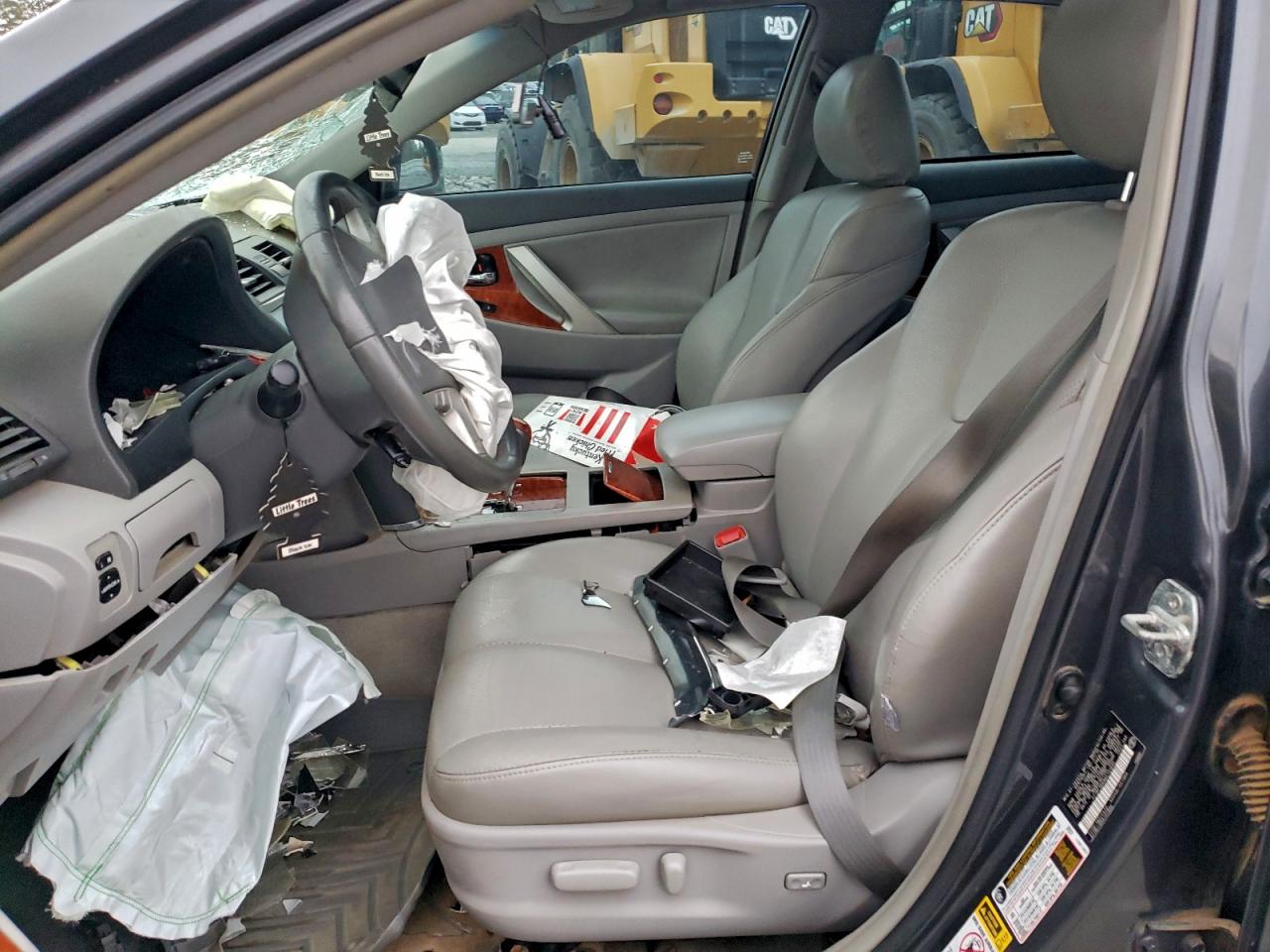 2010 TOYOTA CAMRY BASE photo 19