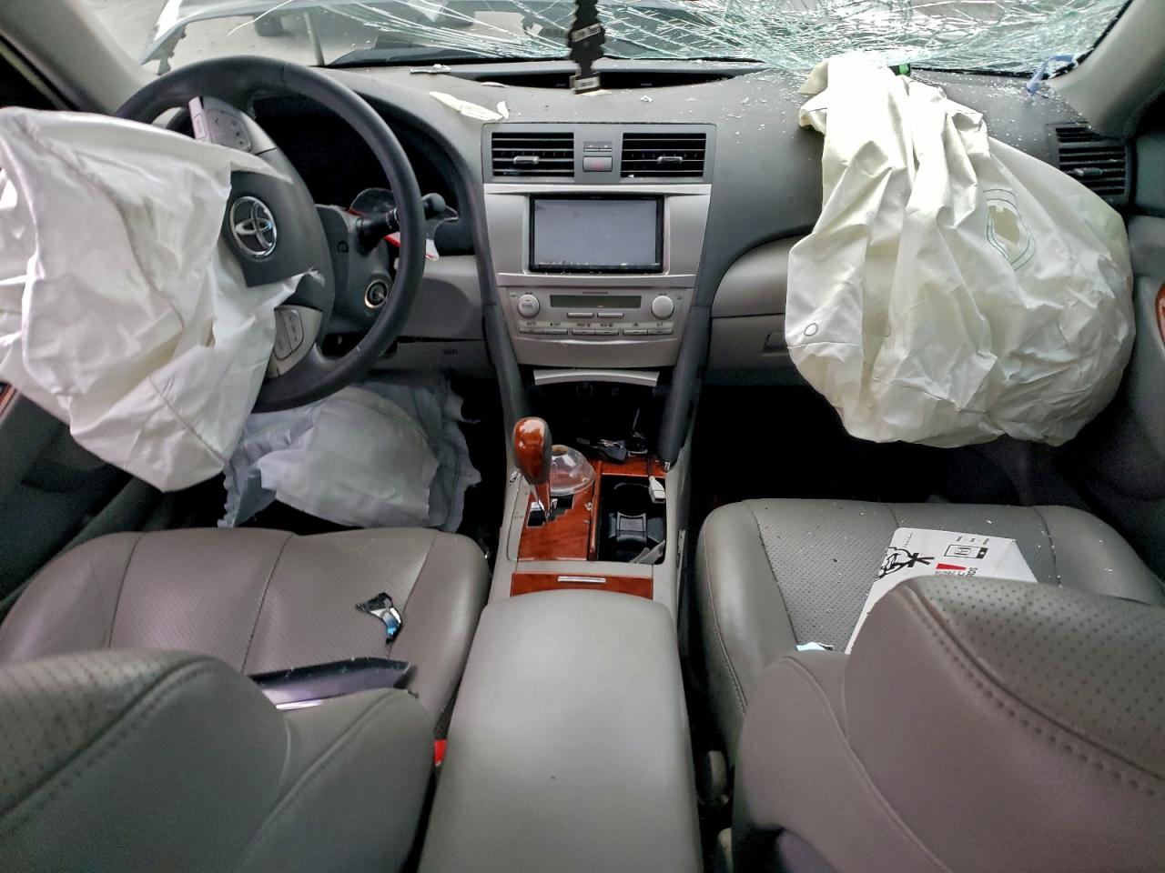 2010 TOYOTA CAMRY BASE photo 22