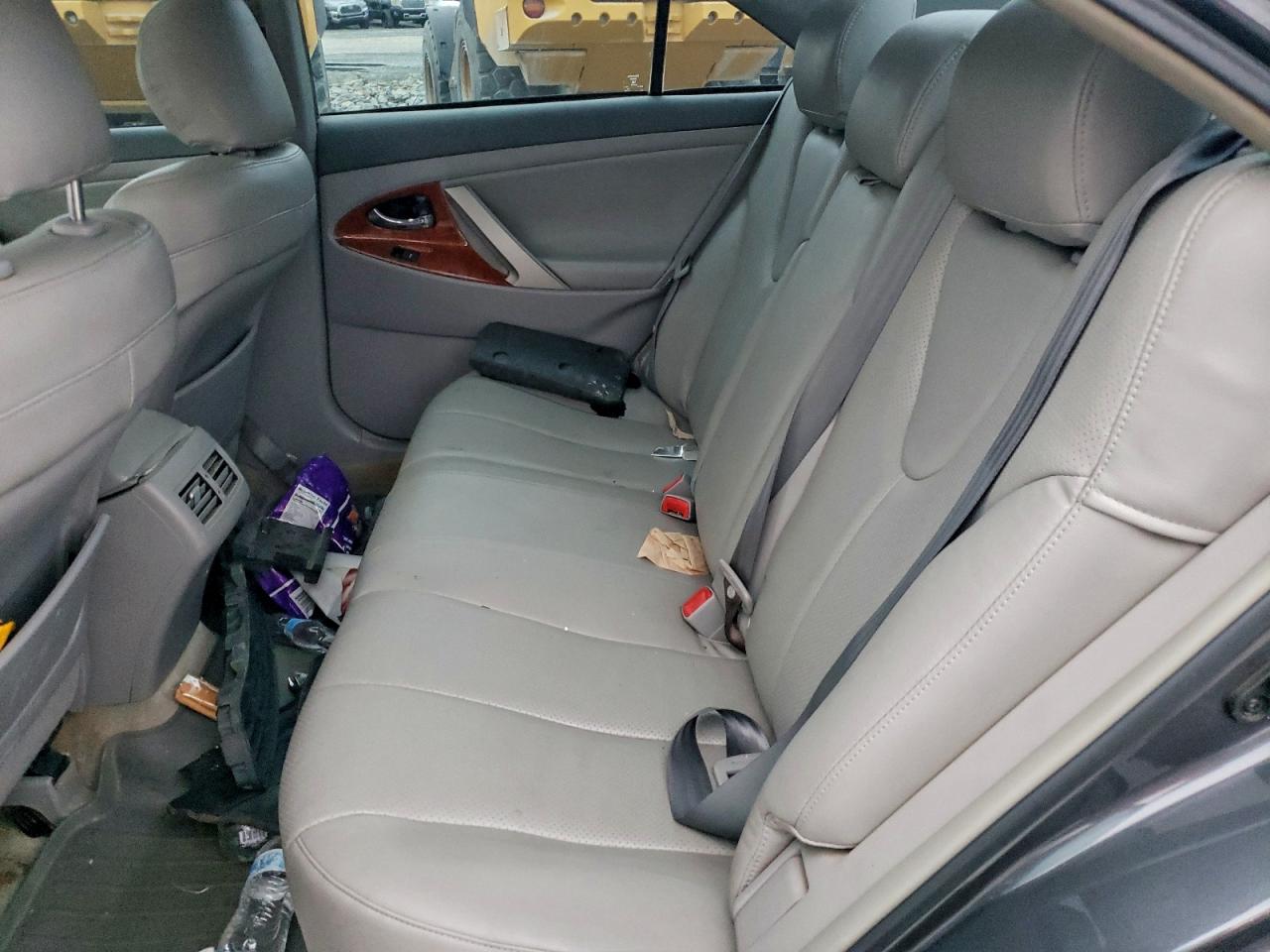 2010 TOYOTA CAMRY BASE photo 28