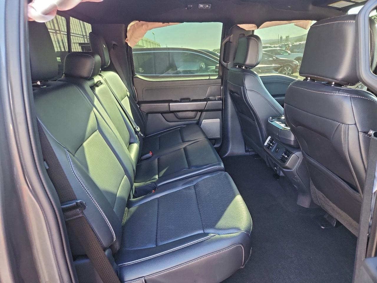 2025 FORD F150 LARIAT photo 19