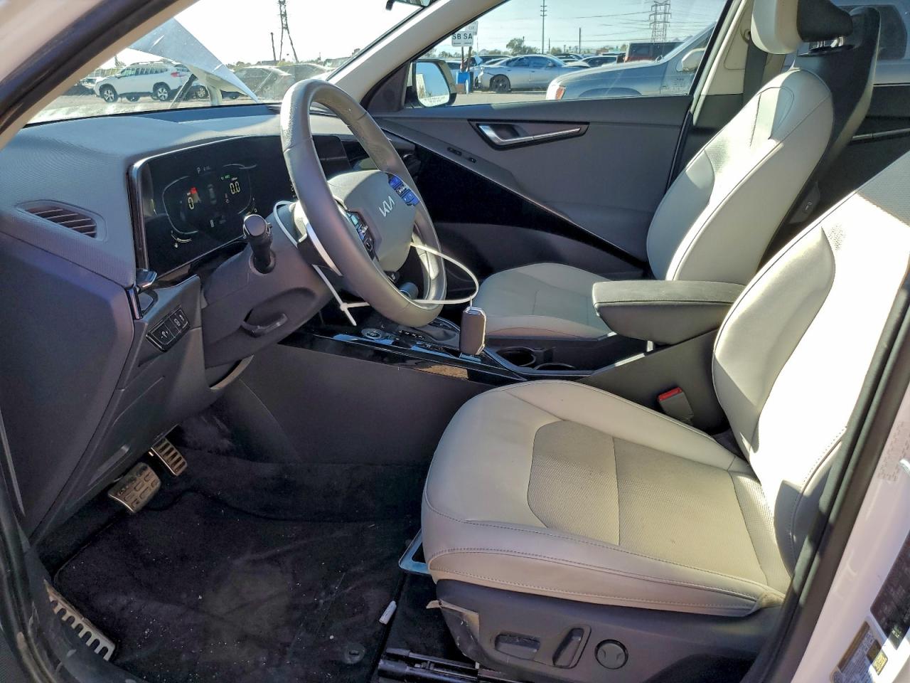 2023 KIA NIRO EX photo 7