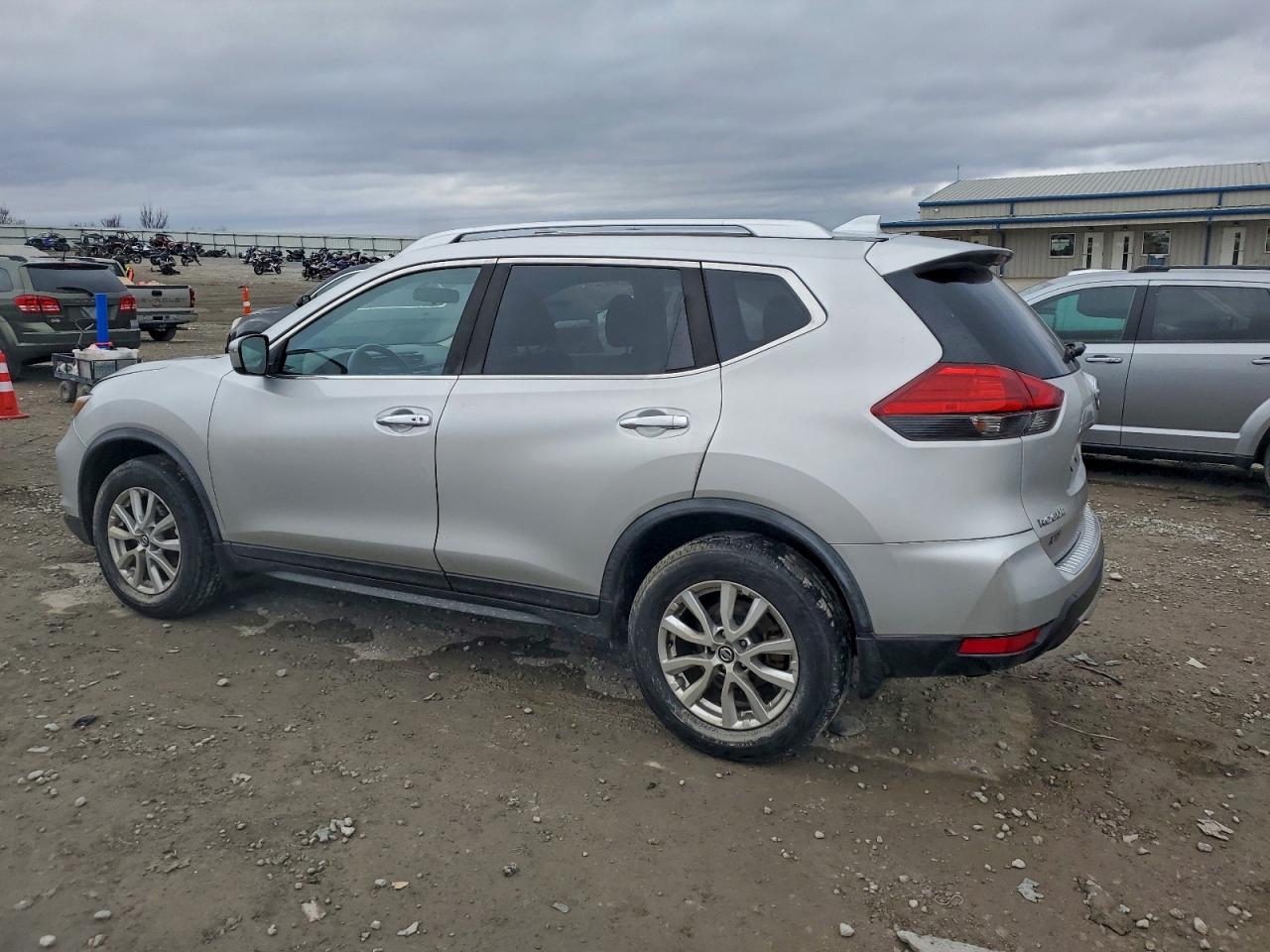 2017 NISSAN ROGUE S photo 2