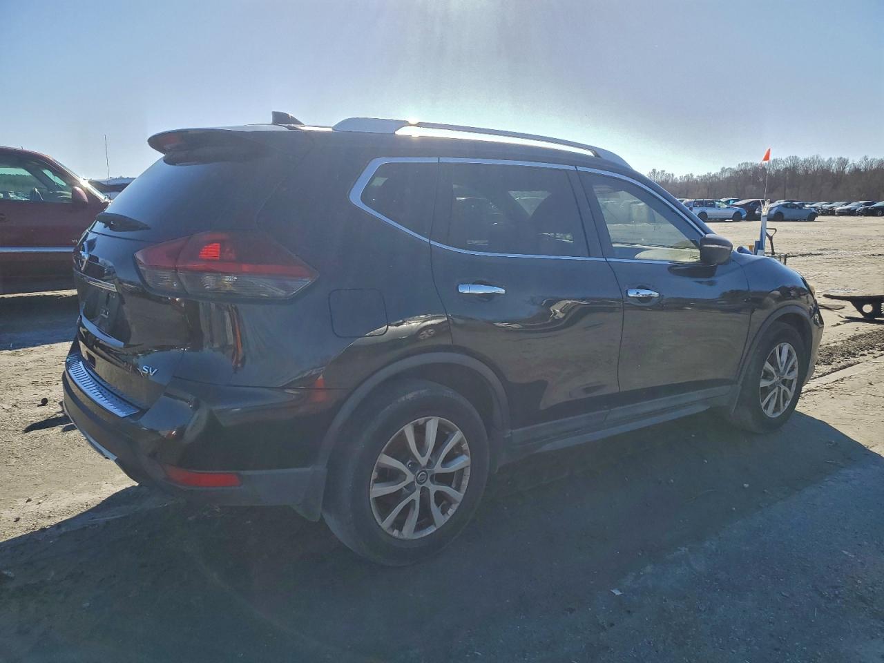 2018 NISSAN ROGUE S photo 5