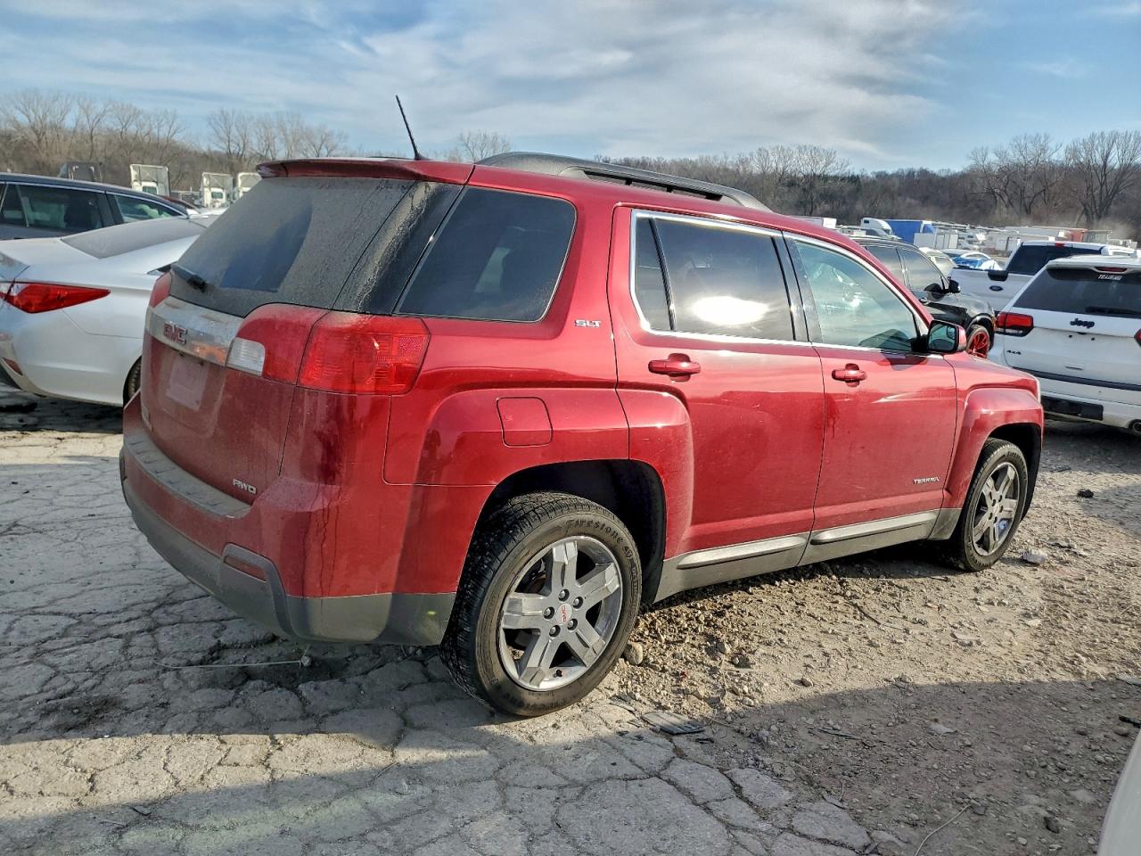 2013 GMC TERRAIN photo 3
