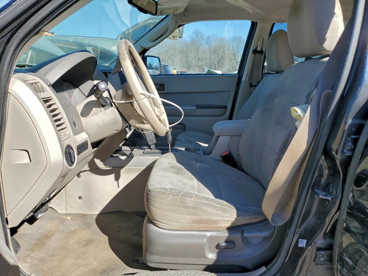 2010 FORD ESCAPE XLT photo 7