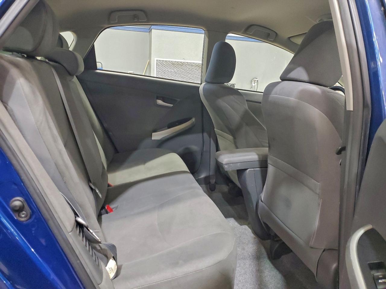2010 TOYOTA PRIUS photo 10