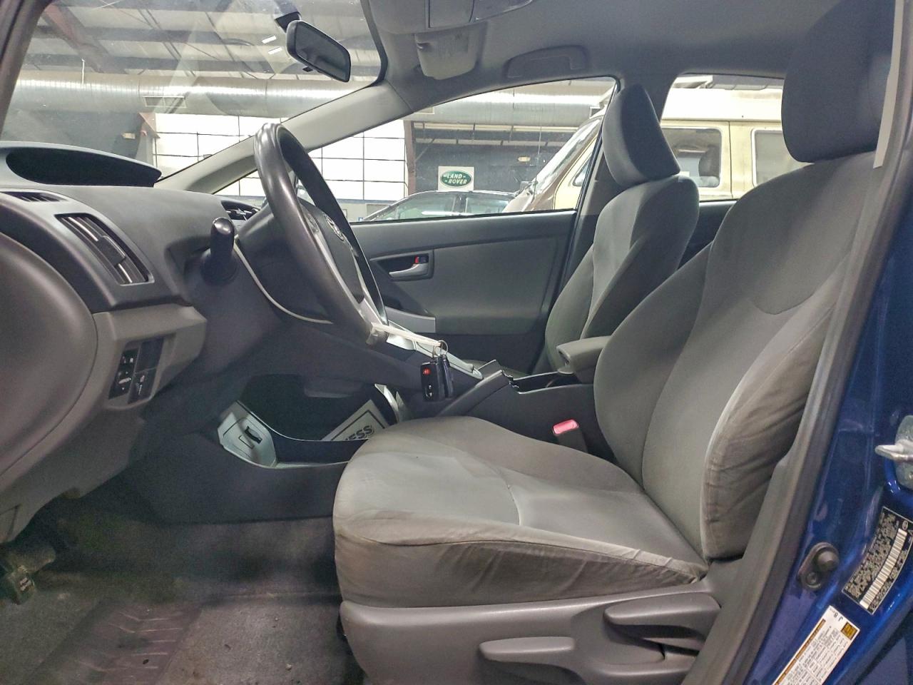 2010 TOYOTA PRIUS photo 7