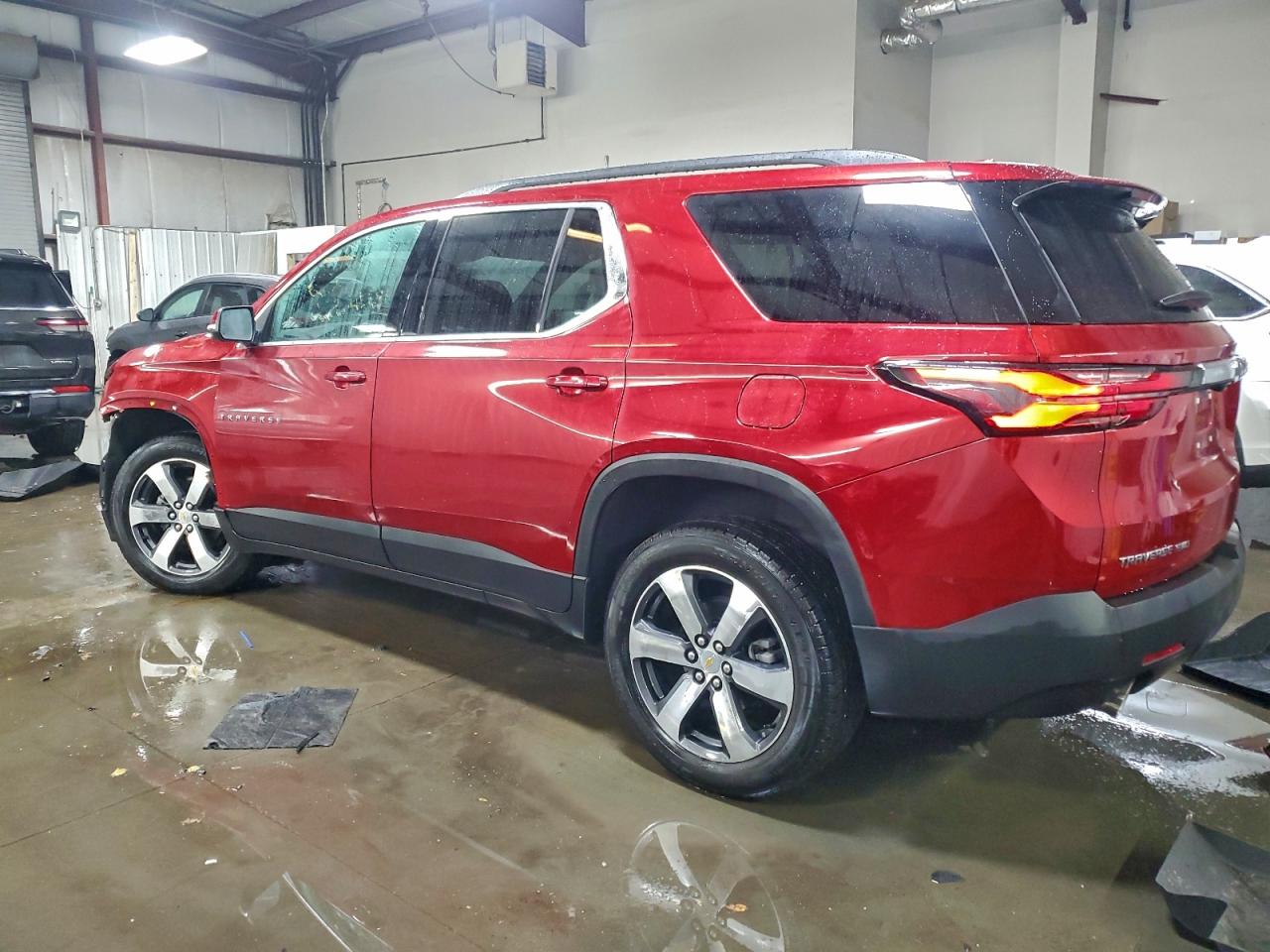 2023 CHEVROLET TRAVERSE LT photo 4