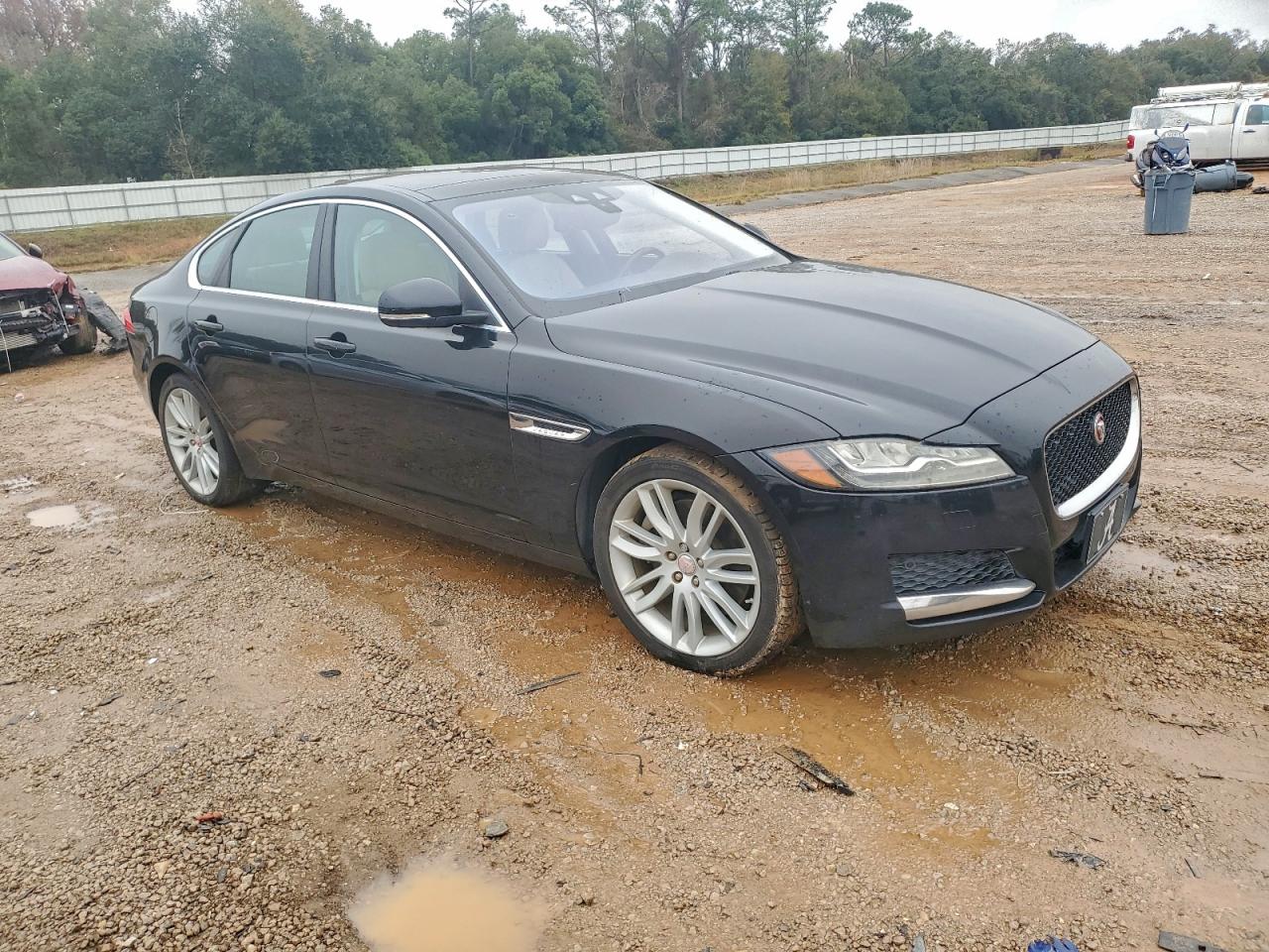2016 JAGUAR XF PREMIUM photo 13