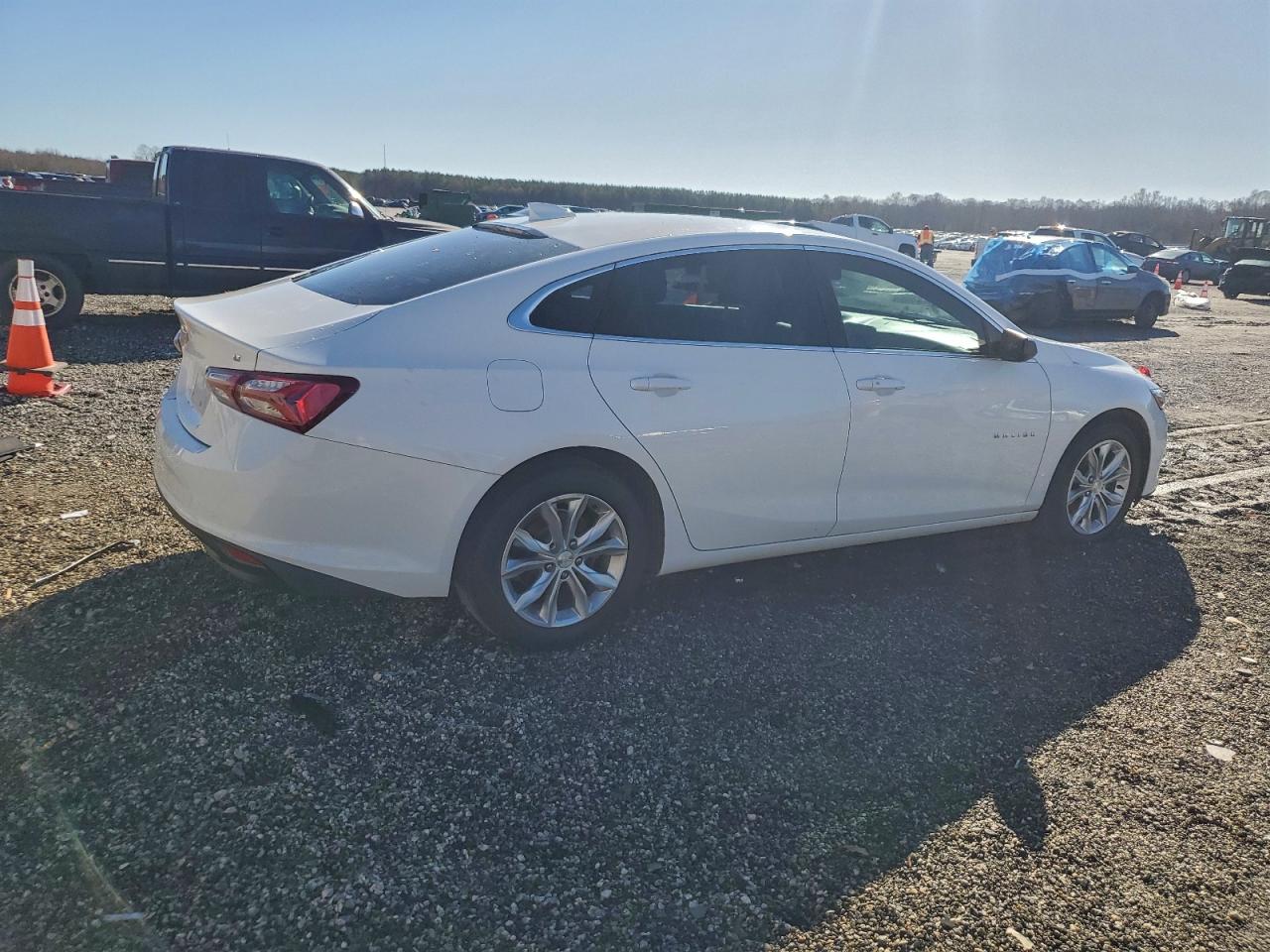 2020 CHEVROLET MALIBU LT photo 3
