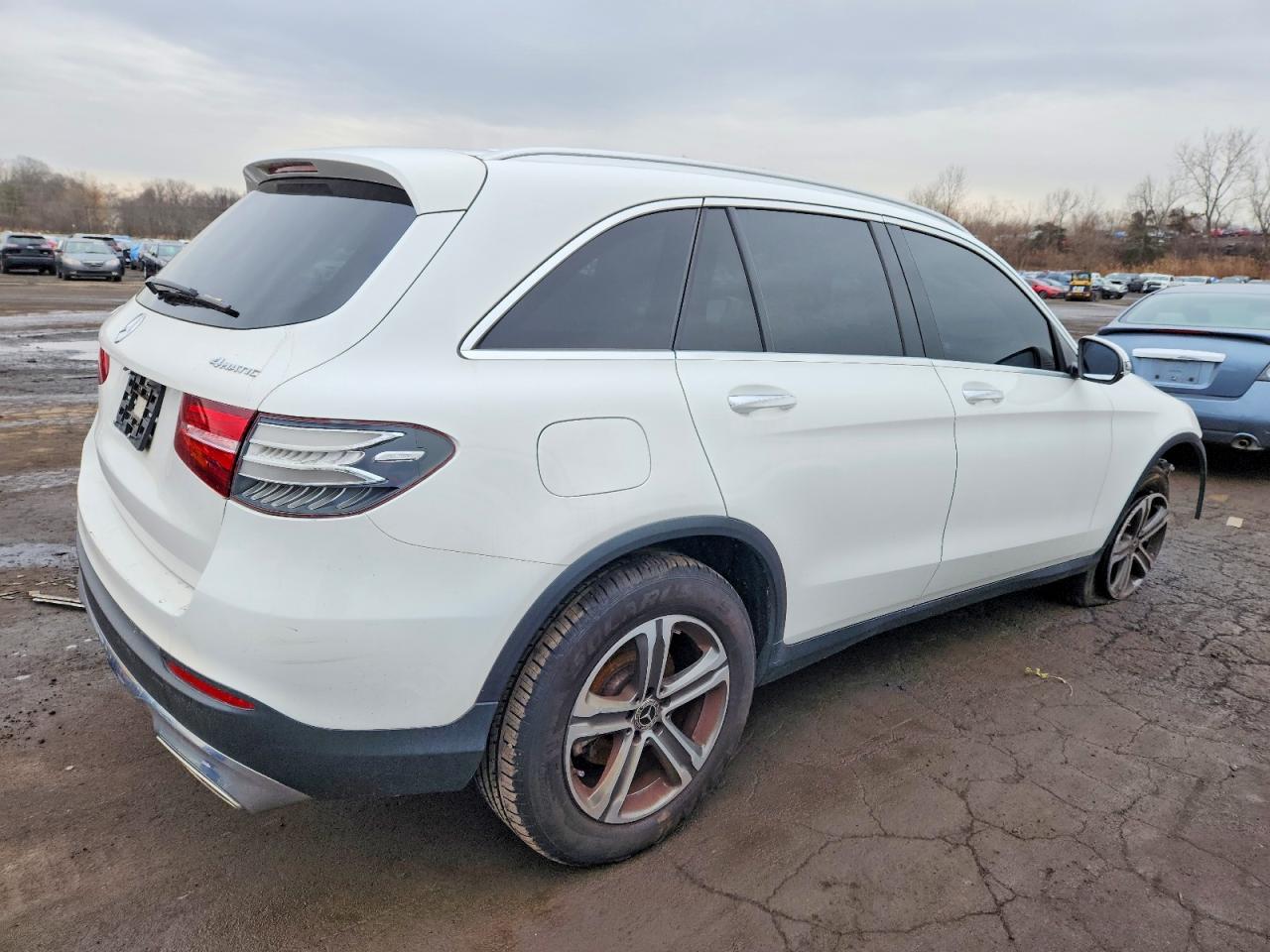2018 MERCEDES-BENZ GLC 300 4MATIC photo 3