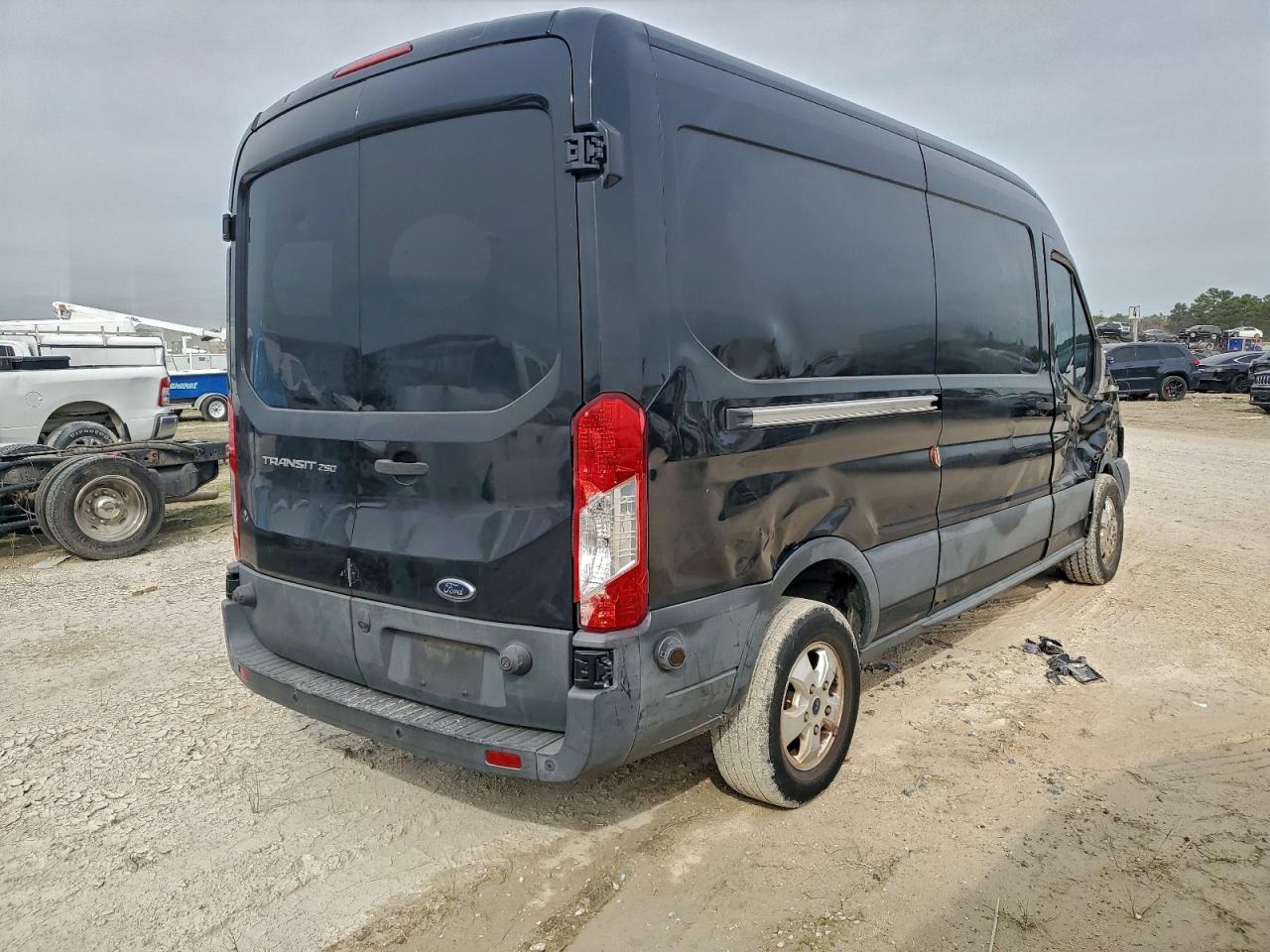 2017 FORD TRANSIT T-250 photo 3