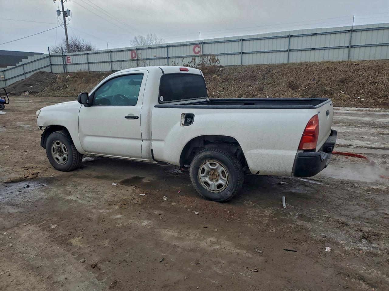 2012 TOYOTA TACOMA photo 2