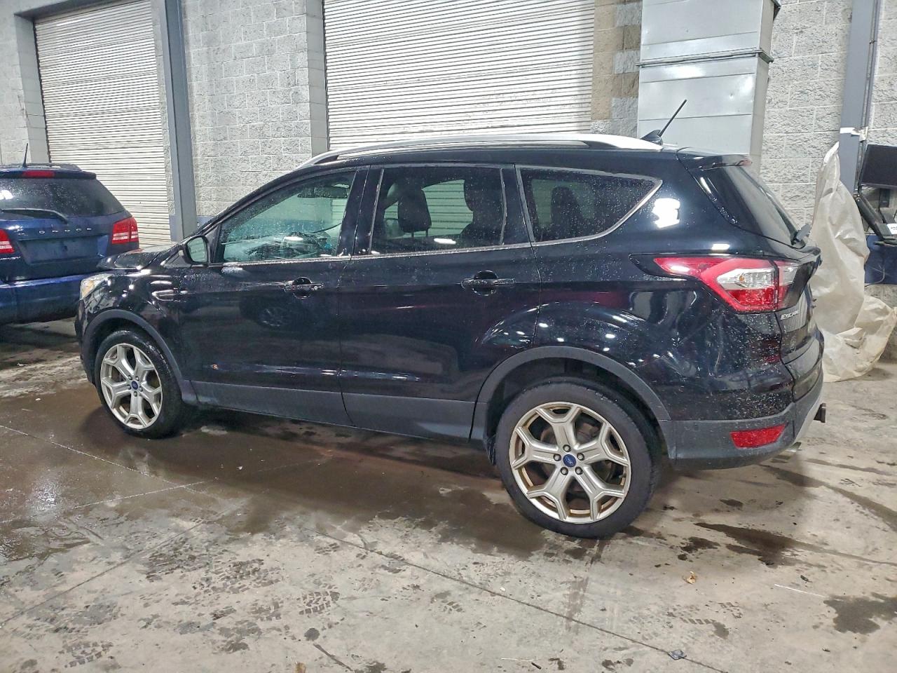 2018 FORD ESCAPE TITANIUM photo 2