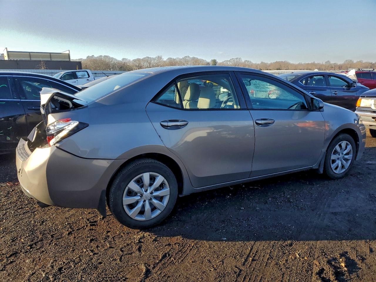 2014 TOYOTA COROLLA LE photo 5