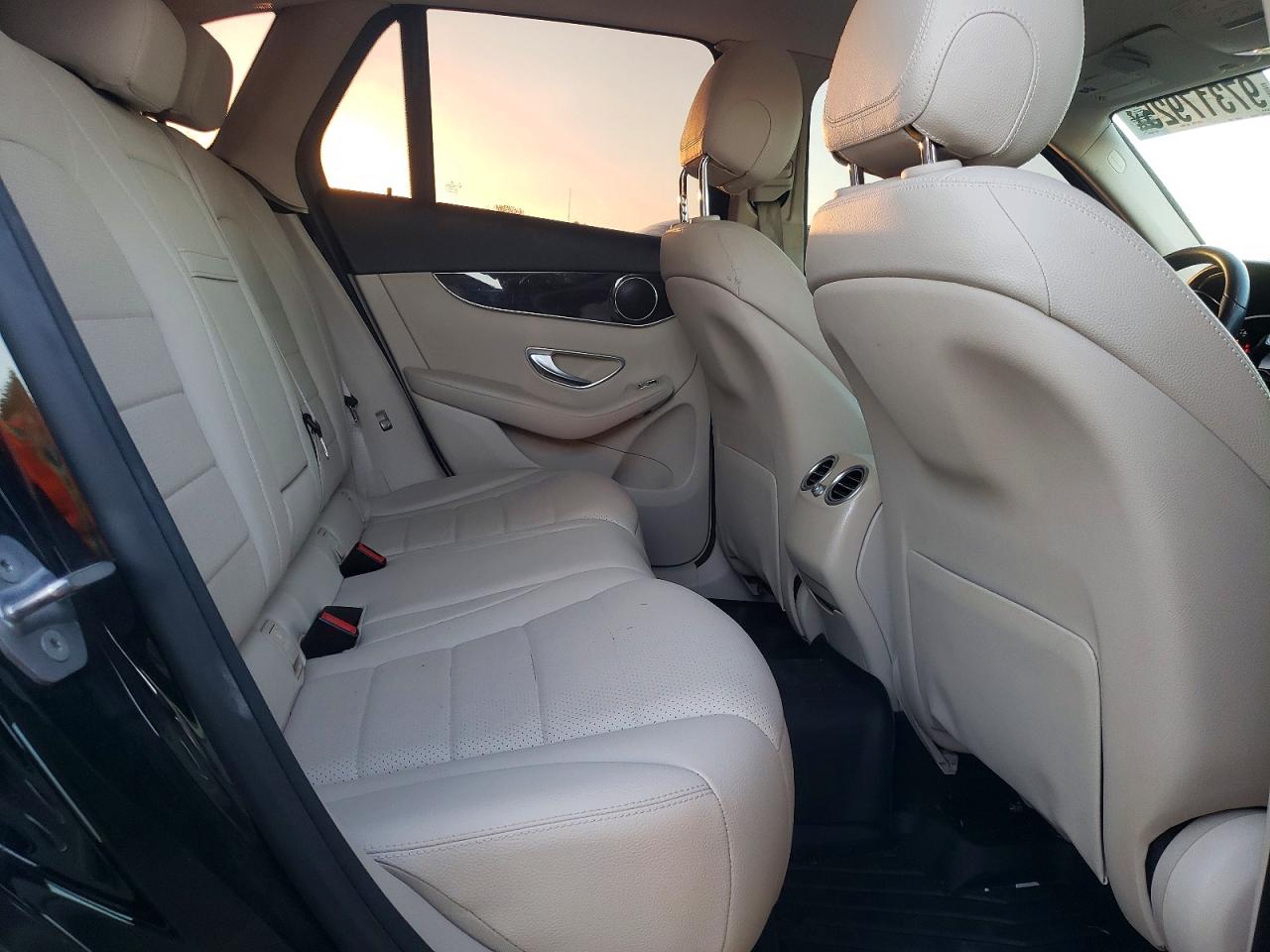 2017 MERCEDES-BENZ GLC 300 photo 21