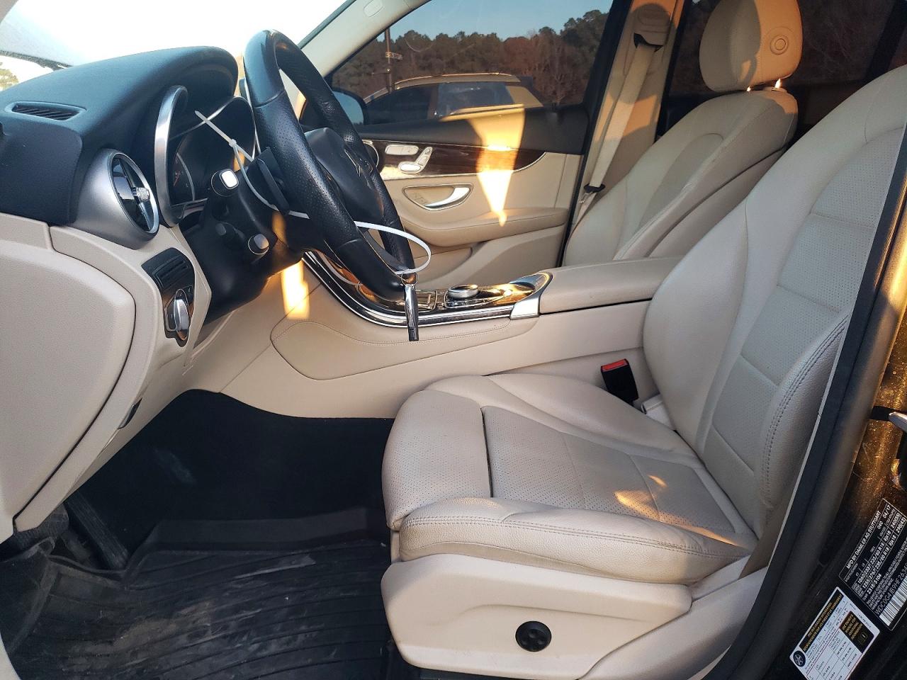 2017 MERCEDES-BENZ GLC 300 photo 13