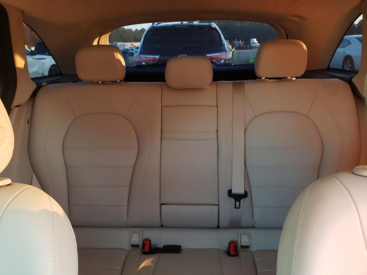 2017 MERCEDES-BENZ GLC 300 photo 19