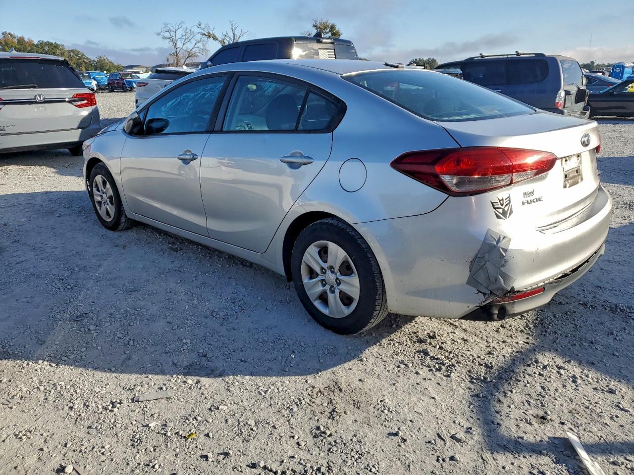2017 KIA FORTE LX photo 3