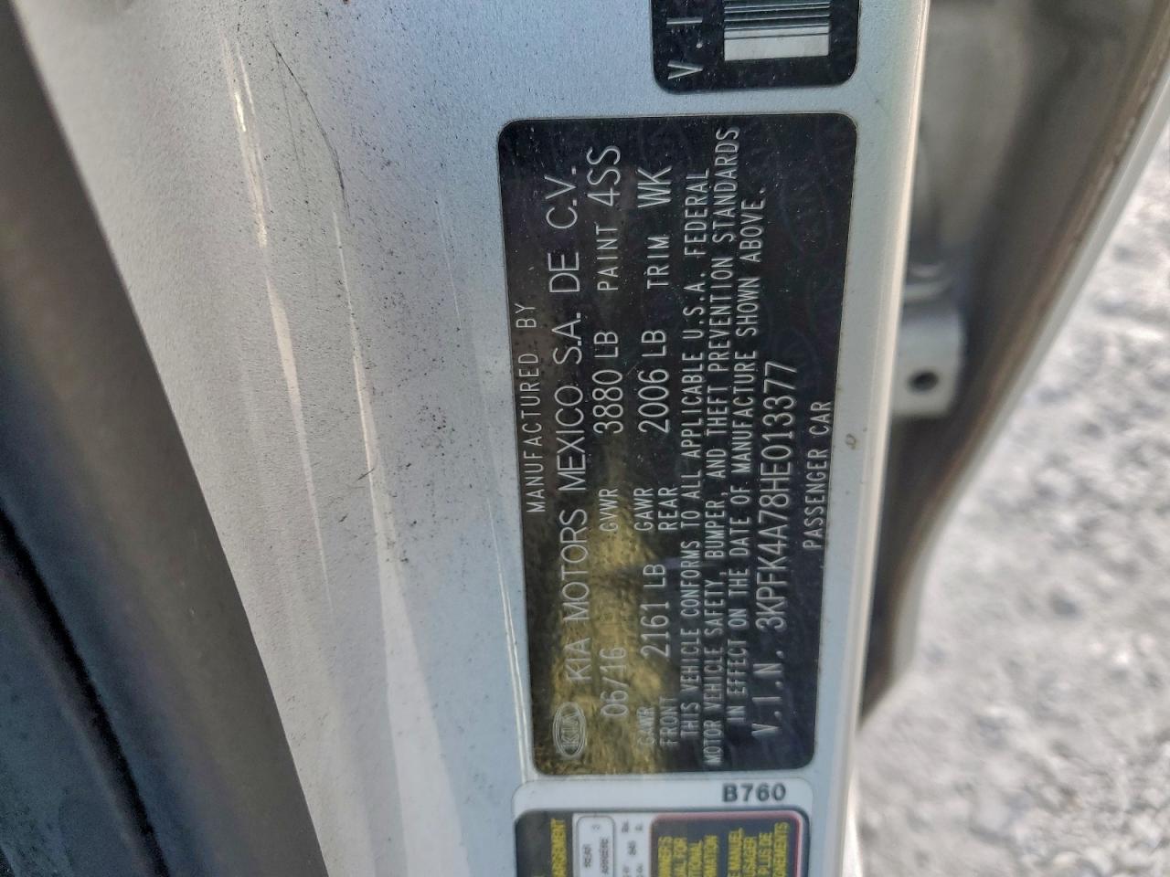2017 KIA FORTE LX photo 23