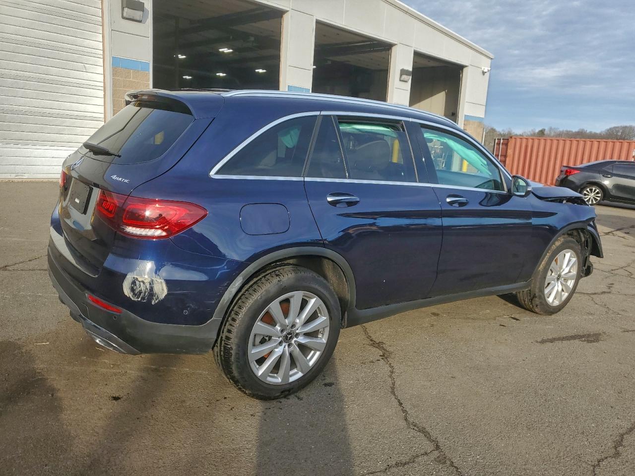 2021 MERCEDES-BENZ GLC 300 4MATIC photo 3