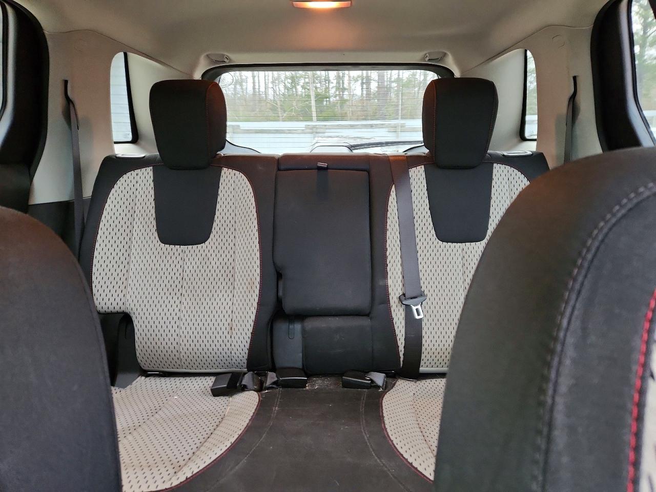 2015 GMC TERRAIN SLE photo 10