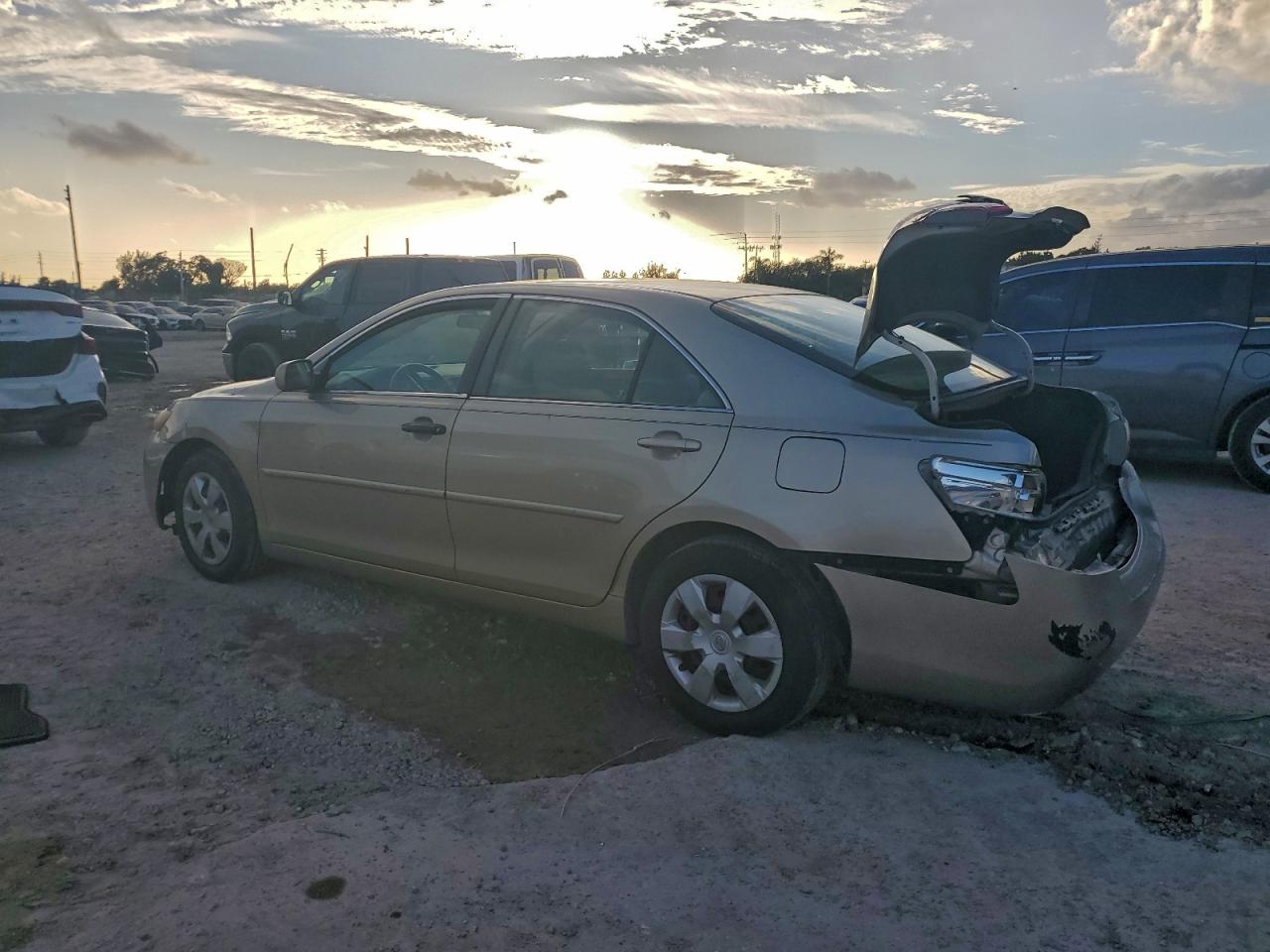 2007 TOYOTA CAMRY CE photo 4