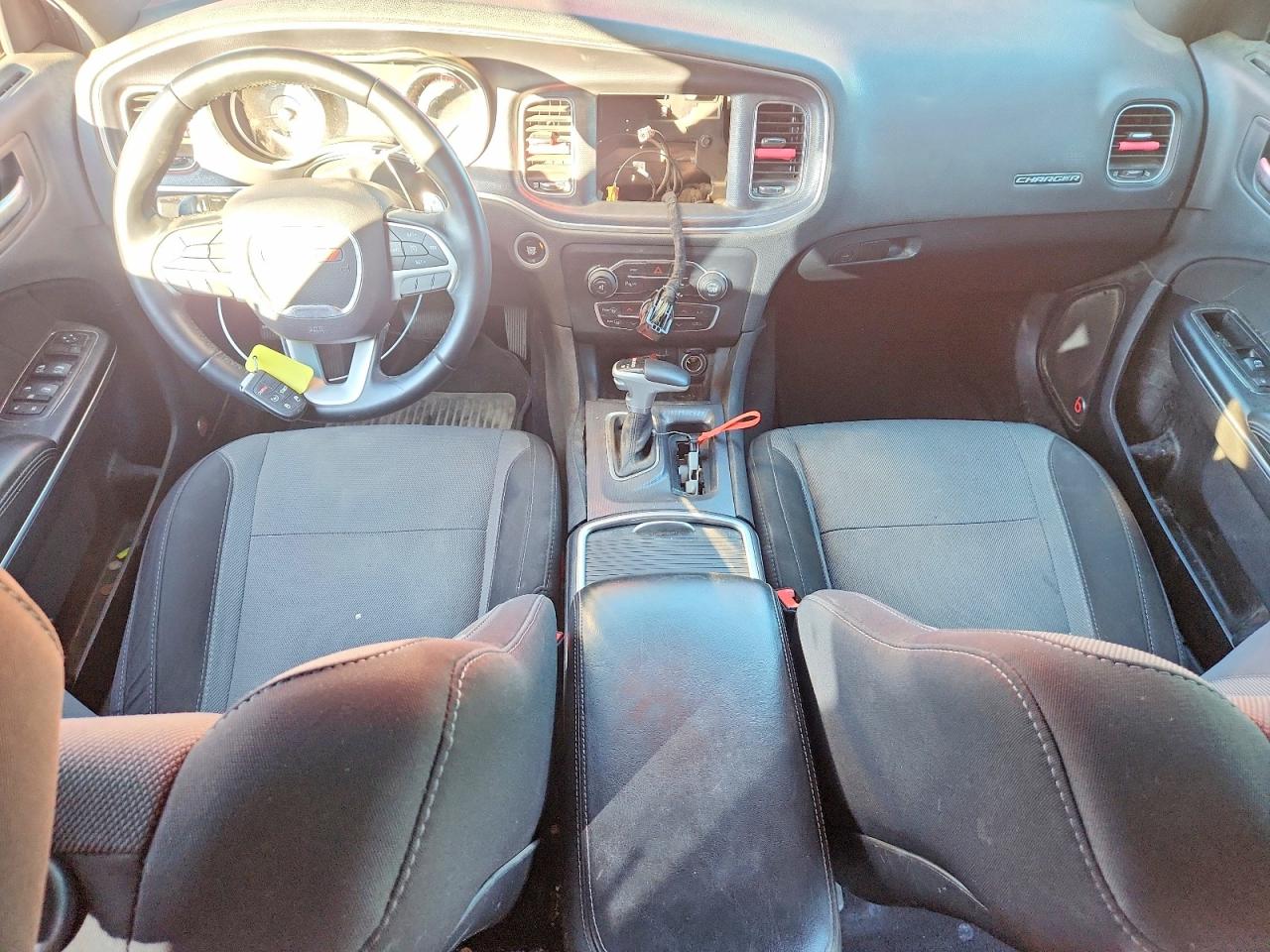 2016 DODGE CHARGER SXT photo 22