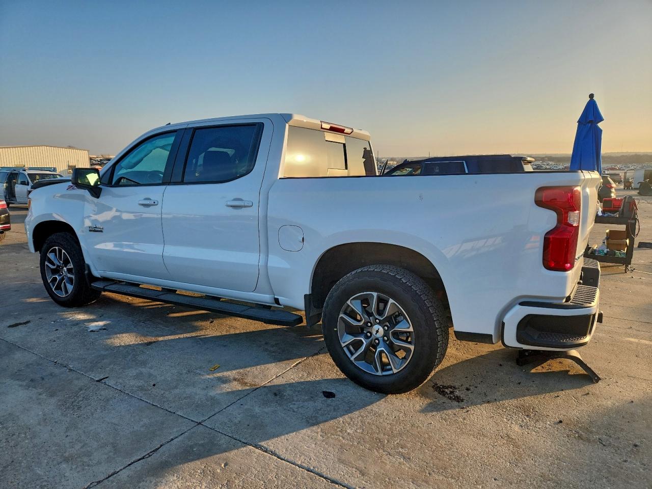 2025 CHEVROLET SILVERADO K1500 RST photo 2