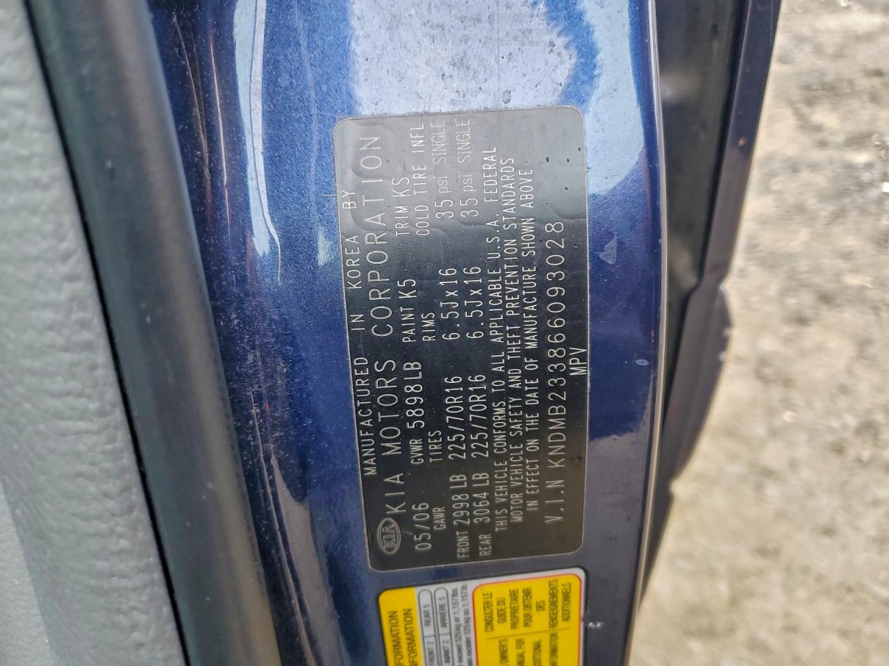 2006 KIA SEDONA EX photo 13