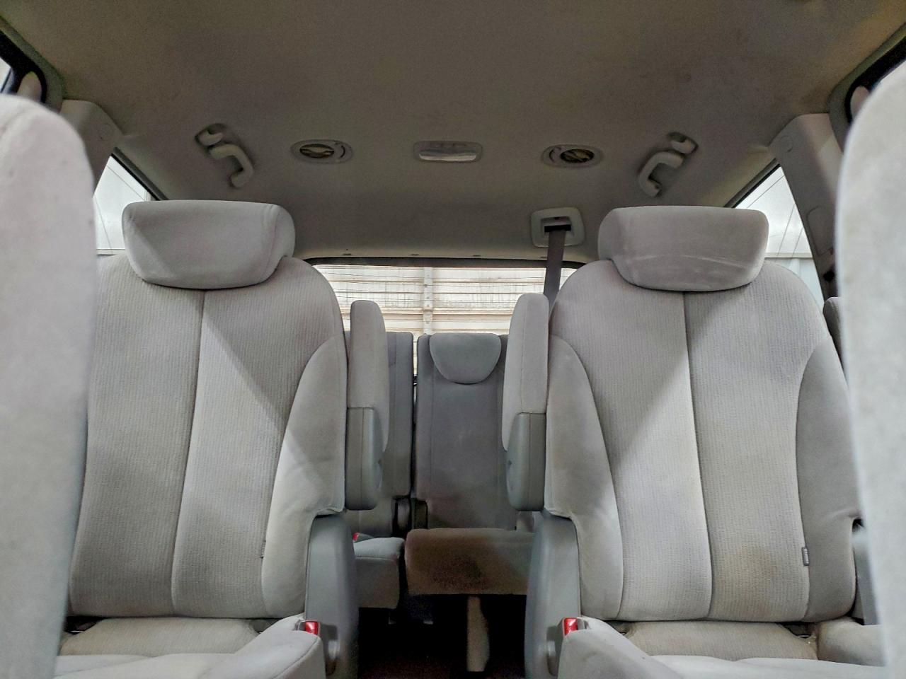 2006 KIA SEDONA EX photo 10