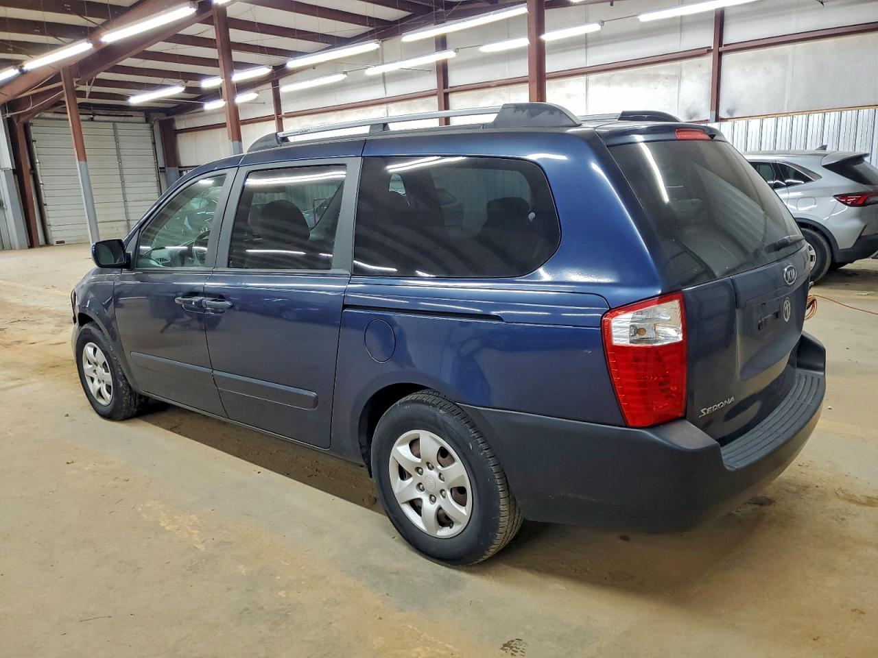 2006 KIA SEDONA EX photo 2