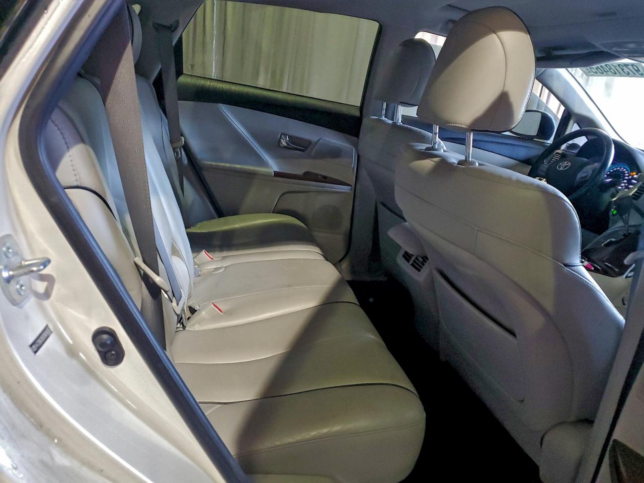 2011 TOYOTA VENZA photo 11