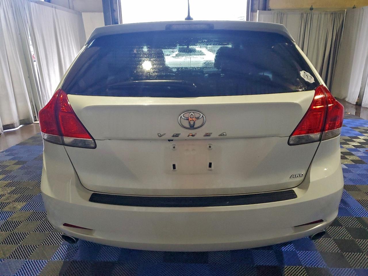 2011 TOYOTA VENZA photo 6