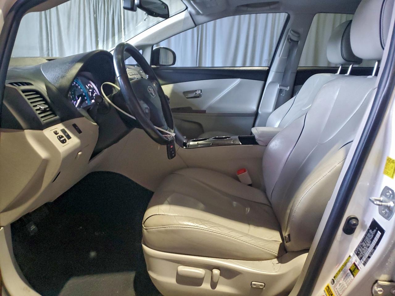 2011 TOYOTA VENZA photo 7