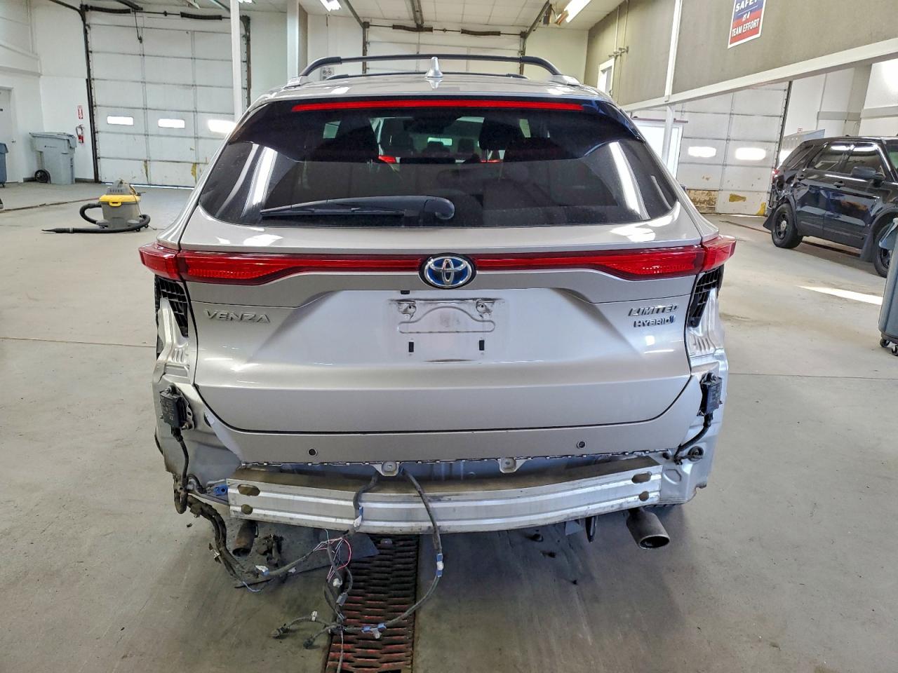 2021 TOYOTA VENZA LE photo 6