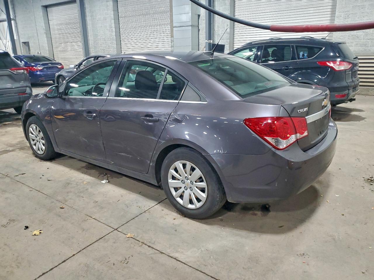 2011 CHEVROLET CRUZE LT photo 2