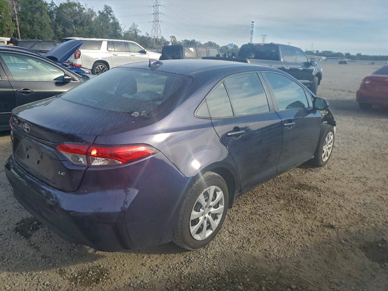 2024 TOYOTA COROLLA LE photo 3