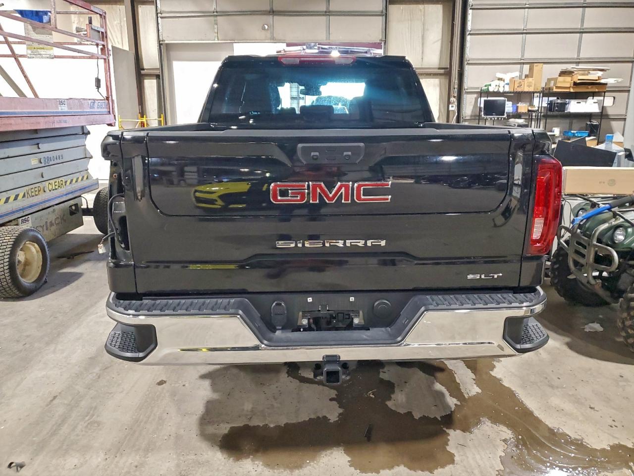 2025 GMC SIERRA K1500 SLT photo 11