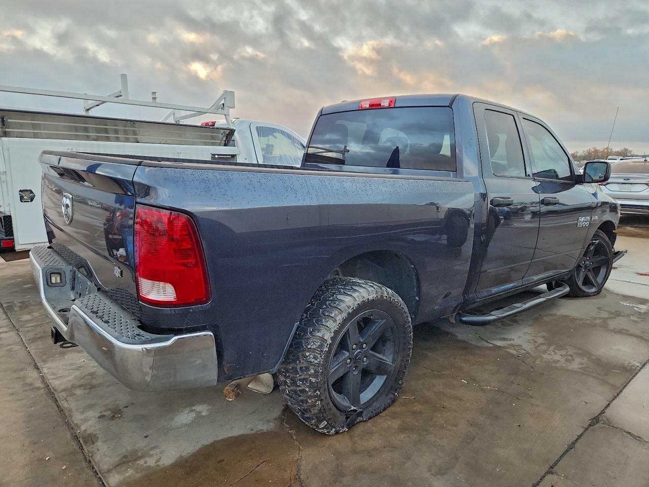 2014 RAM 1500 ST photo 3