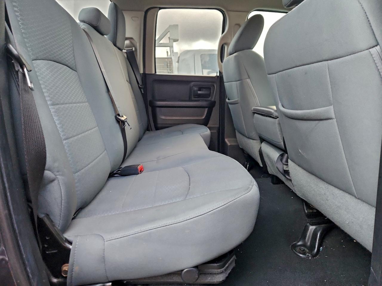 2014 RAM 1500 ST photo 10
