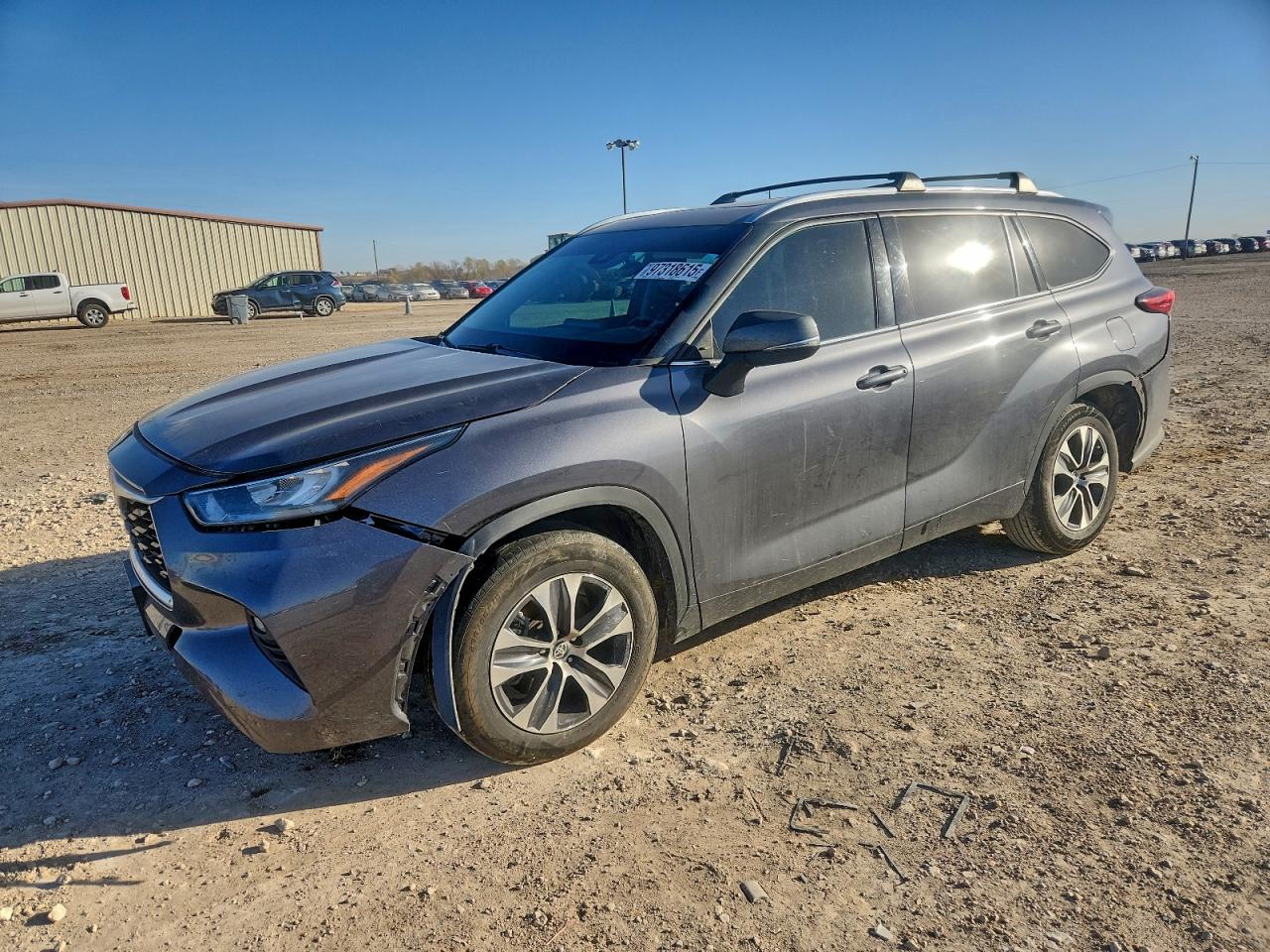 2020 TOYOTA HIGHLANDER XLE photo 2