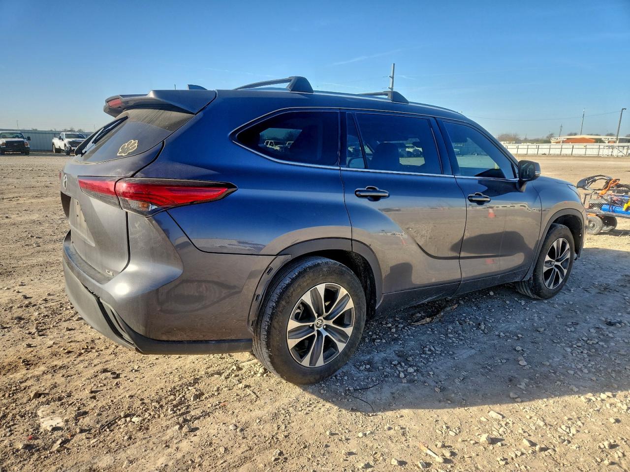 2020 TOYOTA HIGHLANDER XLE photo 7