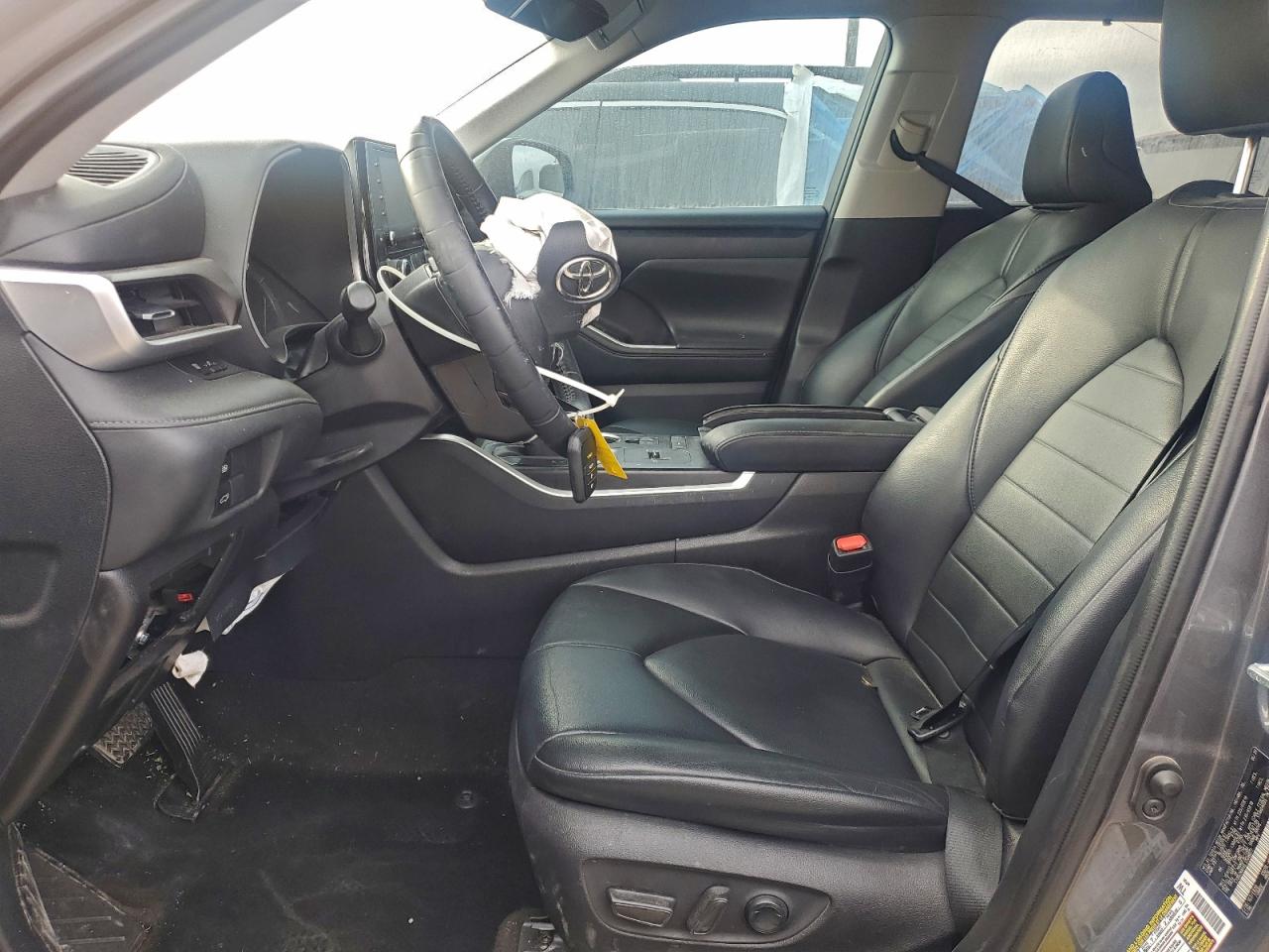 2020 TOYOTA HIGHLANDER XLE photo 19