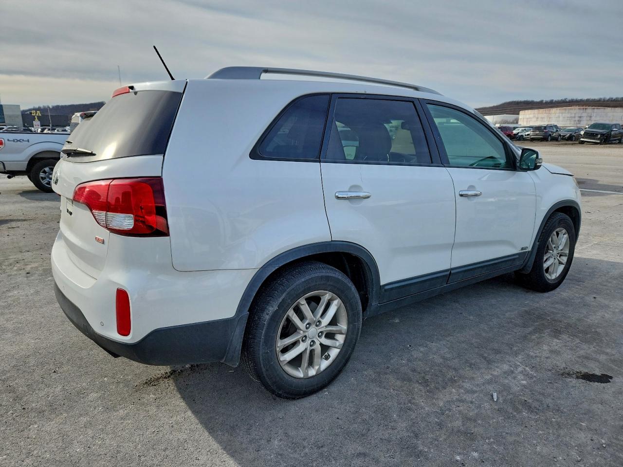2015 KIA SORENTO LX photo 5