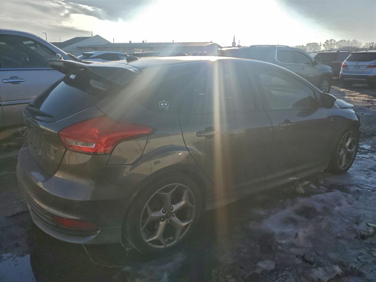 2017 FORD FOCUS ST photo 5